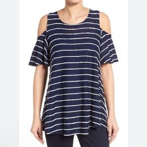Bobeau Black & White Striped Textured Cold Shoulder Top. Size Small. EUC!